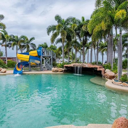 Tasman Holiday Parks - Rollingstone Екстериор снимка