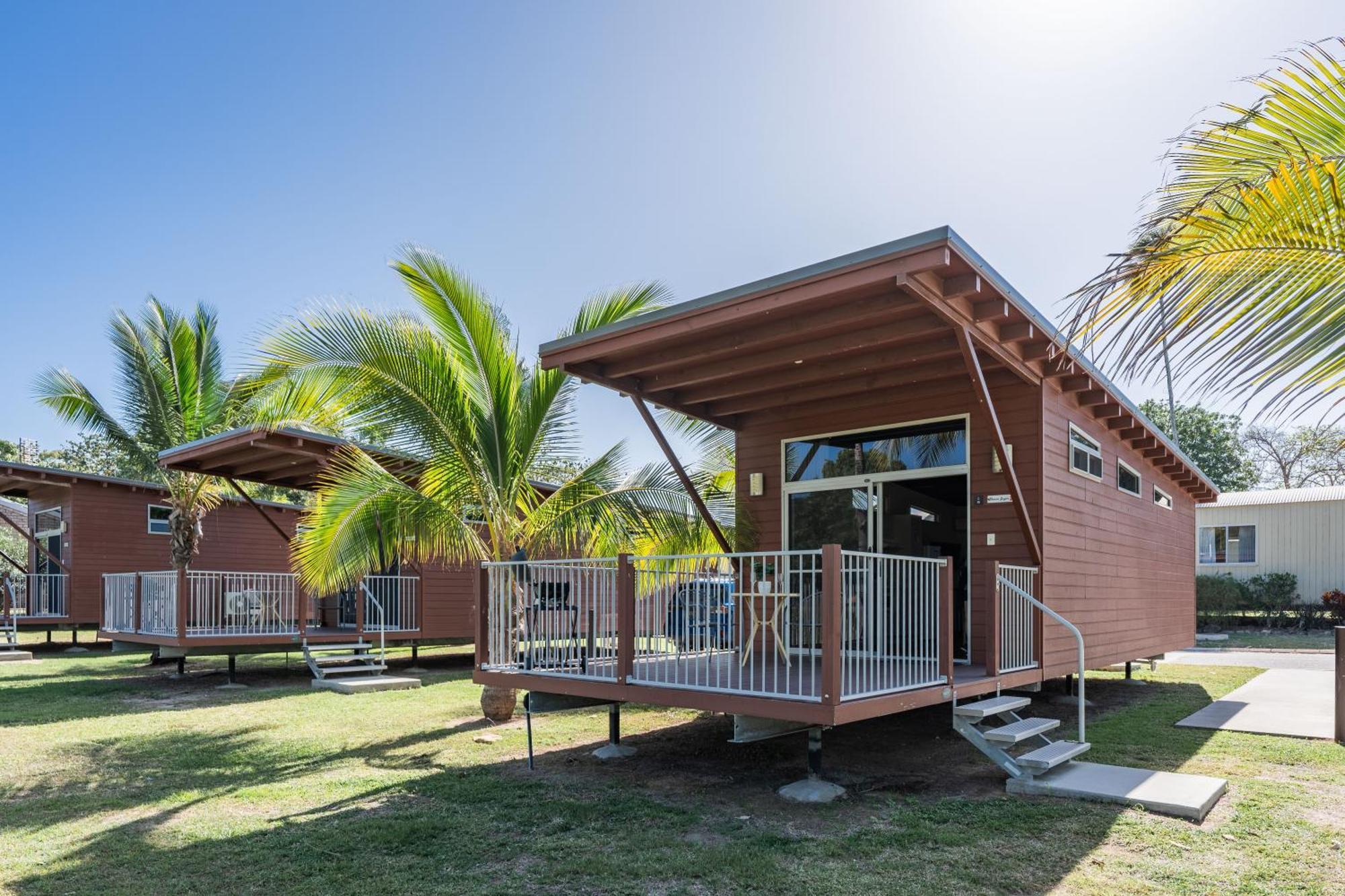 Tasman Holiday Parks - Rollingstone Екстериор снимка