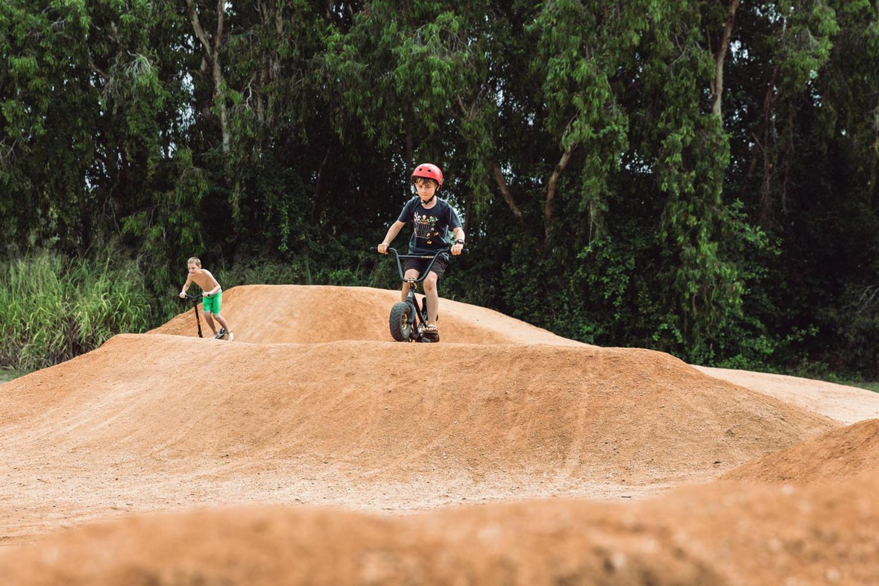 Tasman Holiday Parks - Rollingstone Екстериор снимка