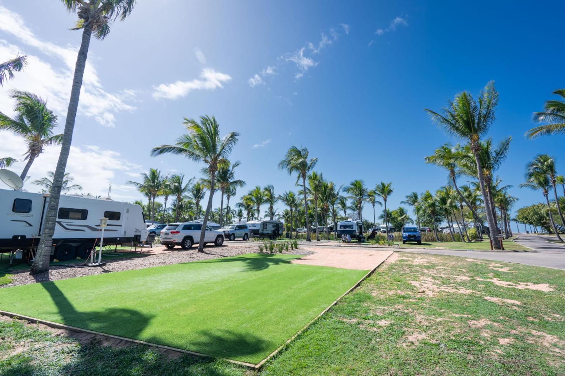 Tasman Holiday Parks - Rollingstone Екстериор снимка
